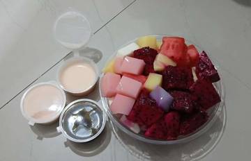 Salad Buah Kekinian Jadi Pilihan Camilan Sehat