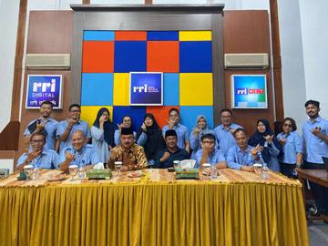 RRI Padang - LKAAM Sumbar, Bagaikan Aur dan Tebing