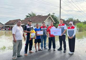 Pertamina Salurkan Bantuan Logistik Korban Banjir Belitang