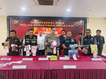 Polisi Ungkap Peredaran Narkoba Liquid Vape di Palembang