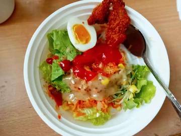 Salad Sayur Rumahan jadi Pilihan Menu Sehat