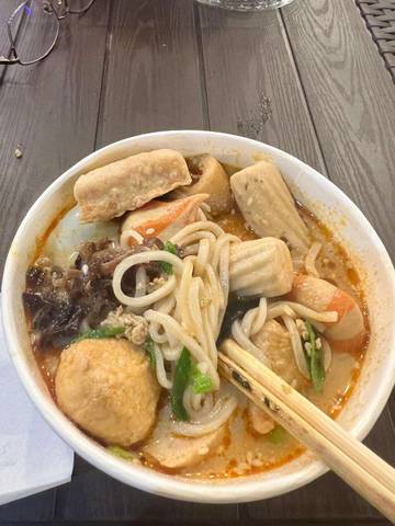 Seblak dengan Ragam Topping Menggoda