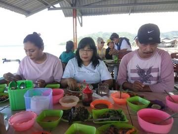 Terminal Indah, Rumah Makan Penuh Cerita
