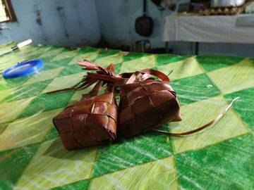 Keunikan Ketupat Landan dalam Balutan Tradisi