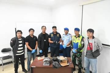 Petugas Gagalkan Pengiriman Ganja di Bandara Pekanbaru
