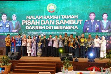 Wawako Dumai Hadiri Pisah Sambut Danrem 031/Wira Bima
