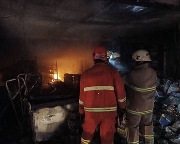 Seorang Anak Tewas dalam Kebakaran Ruko di Pekanbaru