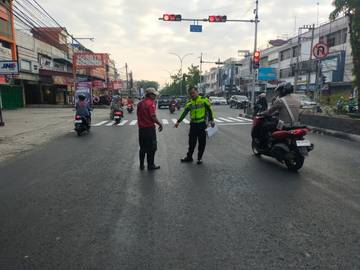 Petugas Marka Jalan di Pekanbaru Tewas Ditabrak Mobil