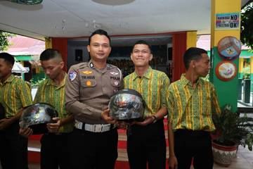 Satlantas Polresta Edukasi Keselamatan Pelajar Pekanbaru