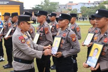 Polda Riau Pecat 12 Polisi Nakal Terlibat Narkoba