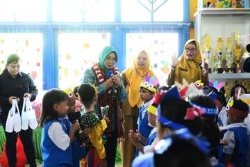 Bunda PAUD Kalbar Kunjungi TK Negeri Pembina Ketapang 