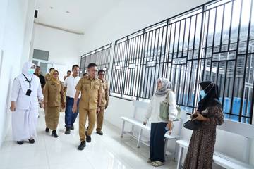 Edi Kamtono Tinjau Dua Puskesmas Baru Selesai Dibangun