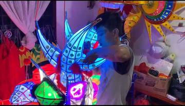 Biaya Pembuatan Replika Naga Bersinar Capai Puluhan Juta