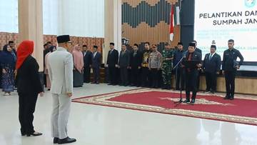 Bupati Sujiwo Lantik Dua Pimpinan Perumda