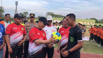 Cari Bibit Unggul, Gubernur Kalbar Buka Liga 4