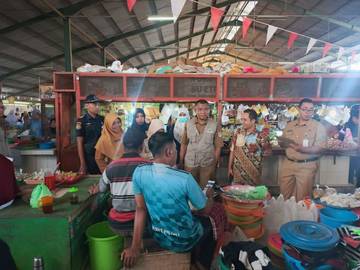 Sisir Pasar, Tim TJKPD Cilacap Pastikan Keamanan Pangan