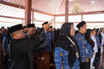 85 Pejabat Administrasi dan Fungsional Banyumas Resmi Dilantik