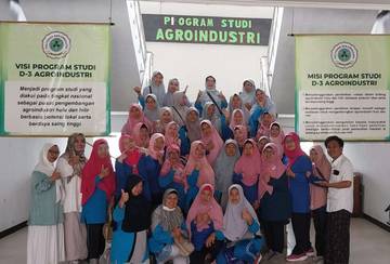 Sekolah Lansia BKL Istiqomah Wujudkan Lansia Sehat Produktif