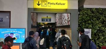 Tujuh Ribu Penumpang Padati Pintu Kedatangan Stasiun Purwokerto