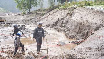 Bupati Fahmi Turun Langsung ke Lokasi Banjir Bandang