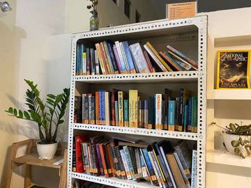 Dorong Literasi Generasi Muda dengan Ngopi Sambil Membaca