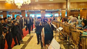 Diaspora Indonesia Sambut Kedatangan Presiden Prabowo di Pakistan