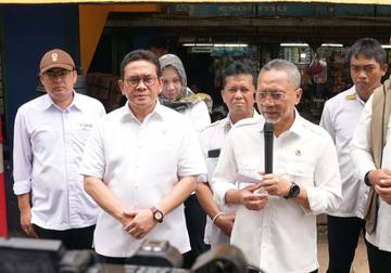 Pemerintah Kirim Bantuan Beras dan Minyak Goreng untuk Sumatra