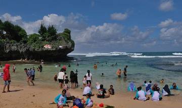 Legislator Ingatkan Wisatawan Waspadai Cuaca Ekstrem saat Liburan