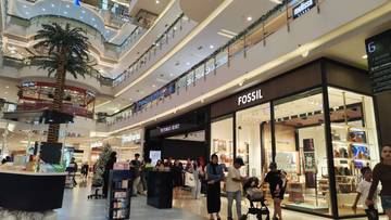 Pusat Perbelanjaan Jakarta Barat Ramai Jelang Pergantian Tahun