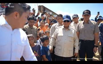 Presiden Prabowo Tinjau Langsung Progres Pembangunan Jembatan Bailey