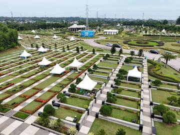 Liburan Akhir Tahun, Ziarah Pemakaman Muslim Al Azhar