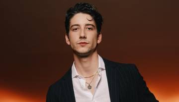 Profil Milo Manheim, Pemeran Flynn Rider Live-Action Tangled