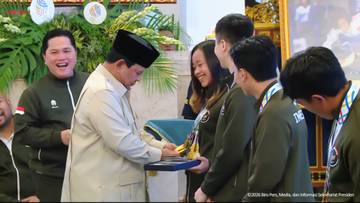 Momen Lima Emas Martina Ayu Curi Perhatian Presiden