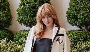 Profil Teagan Croft, Pemeran Rapunzel Live-Action Tangled