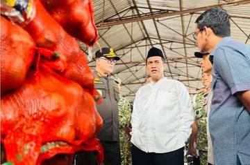 Sidak, Mentan Temukan Ribuan Karung Bawang Selundupan Berpenyakit