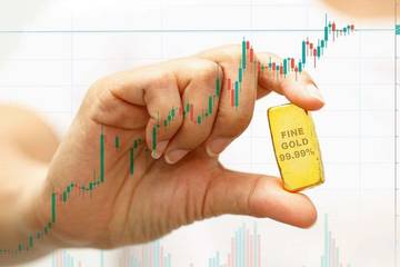 Naik Lagi, Emas Antam Sentuh Rp2.705.000 per Gram