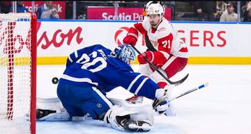 Gol Dylan Larkin Bawa Kemenangan Bagi Maple Leafs