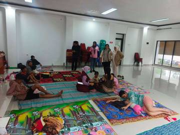 Banjir Surut, Warga Kalibaru Bekasi Tinggalkan Tempat Pengungsian