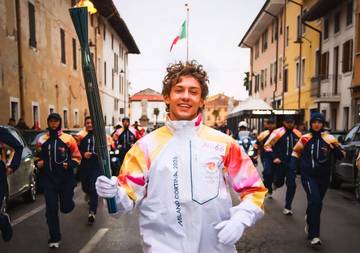 Kimi Antonelli Lanjutkan Estafet Obor Olimpiade Milano Cortina-2026