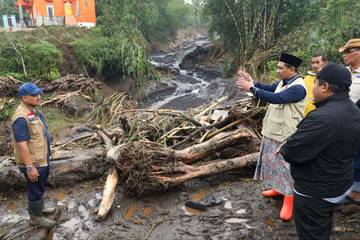 Wagub Jateng Tinjau Banjir Bandang, Dorong Hutan Lindung