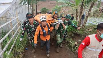 Hari Keempat Operasi SAR, 48 Kantong Jenazah Dievakuasi