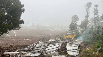 Pencarian Korban Longsor Cisarua Terhambat Cuaca Buruk