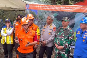 Longsor Cisarua: 53 Jenazah Dievakuasi, 27 Masih Dicari