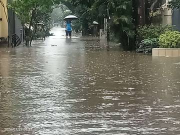  Hujan Deras, Sejumlah Perumahan di Bekasi Kembali Tergenang