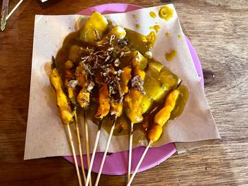 Tips Makan Sate Aman saat Malam Tahun Baru