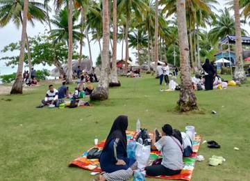 Libur Sekolah, Wisata Pantai Batu Kasah Padat Pengunjung