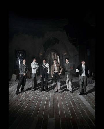 EXO Resmi Comeback Lewat Full Album REVERXE