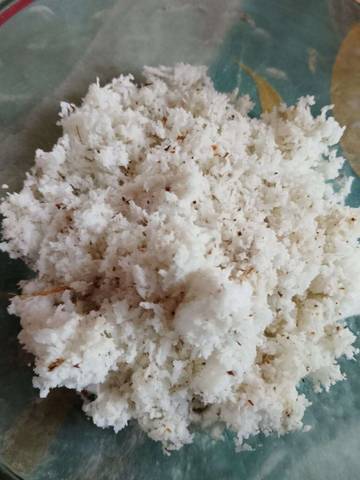 Parutan Kelapa Masih Jadi Bahan Pokok Olahan Rumahan