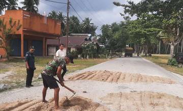 Ketua DPRD Dukung Gotong Royong Jalan