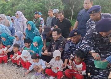 Puluhan Ekor Tukik Dilepas di Pesisir Sabang 